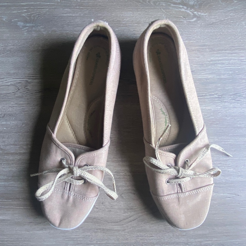 NWOT Grasshoppers Canvas Feminine Sneakers Ws Sz 9.5 Coastal Boat Neutral Twee